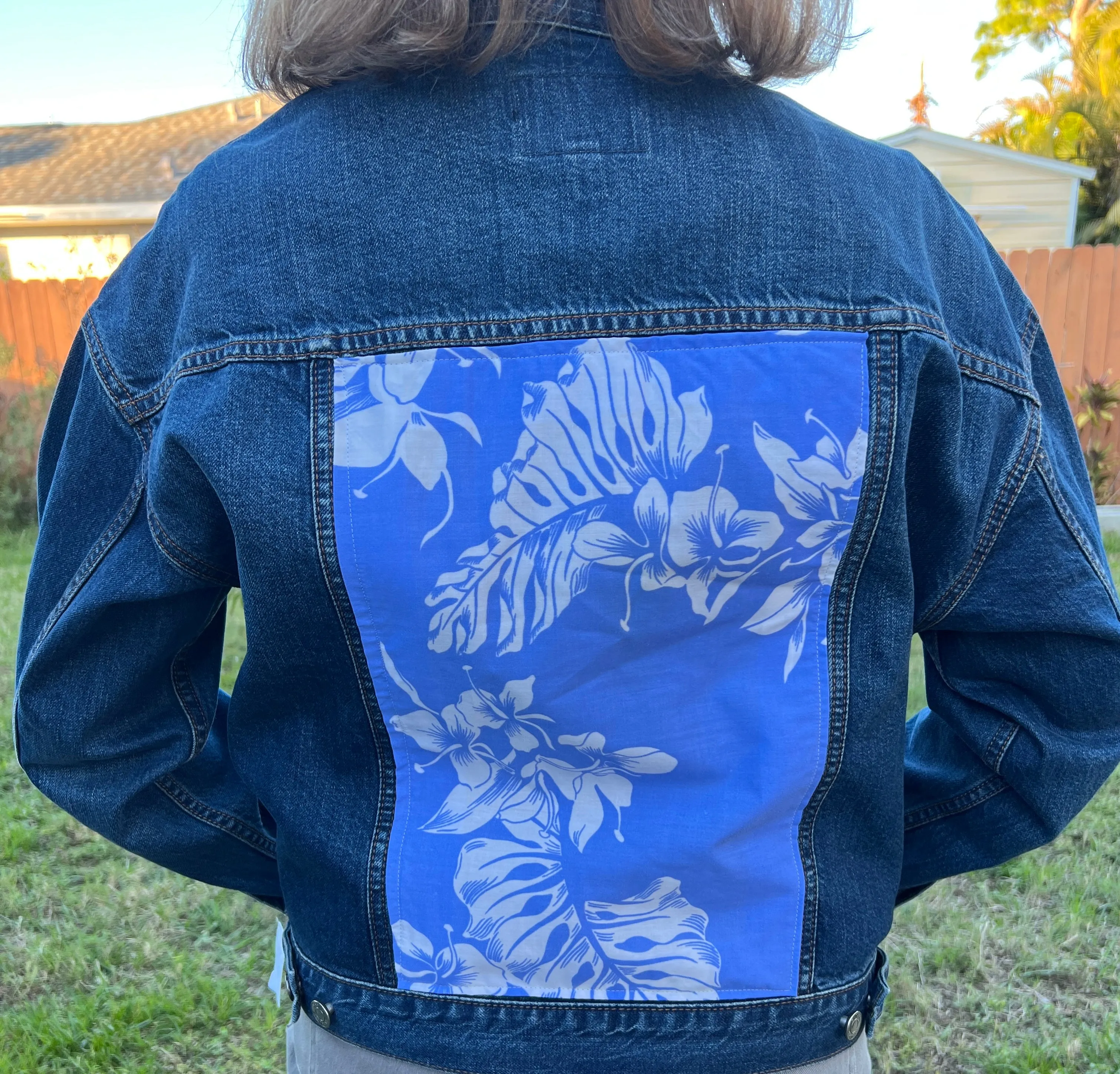 060  Denim Jacket (L)