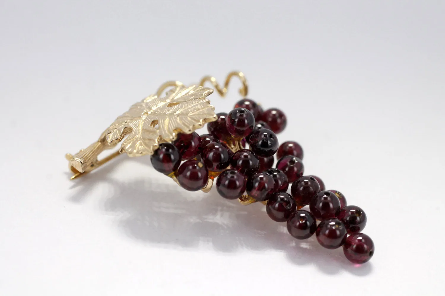 14kt Gold Red Garnet Grape Cluster Brooch / Pin
