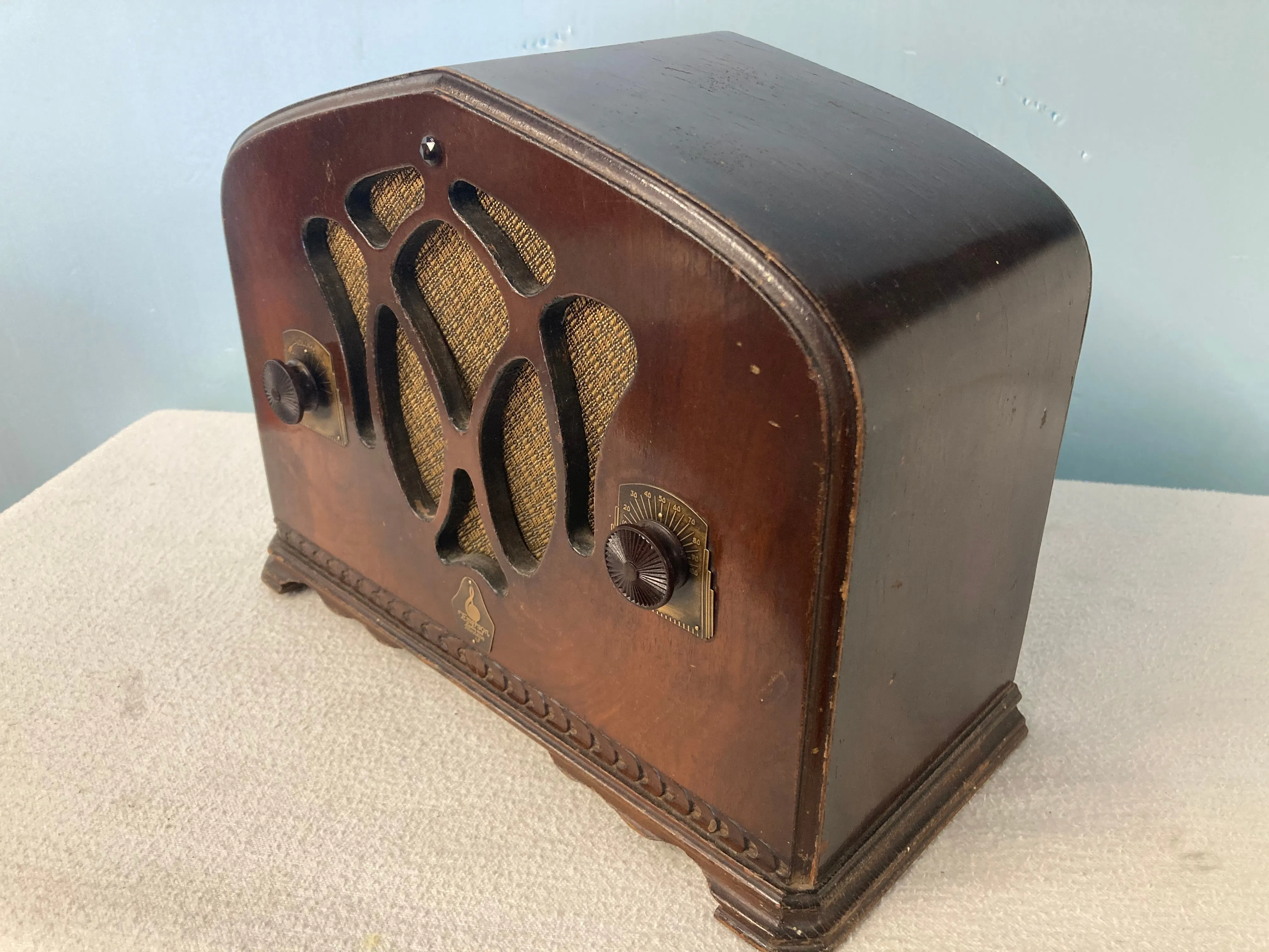 1933 Emerson 250AW Midget Tube Radio