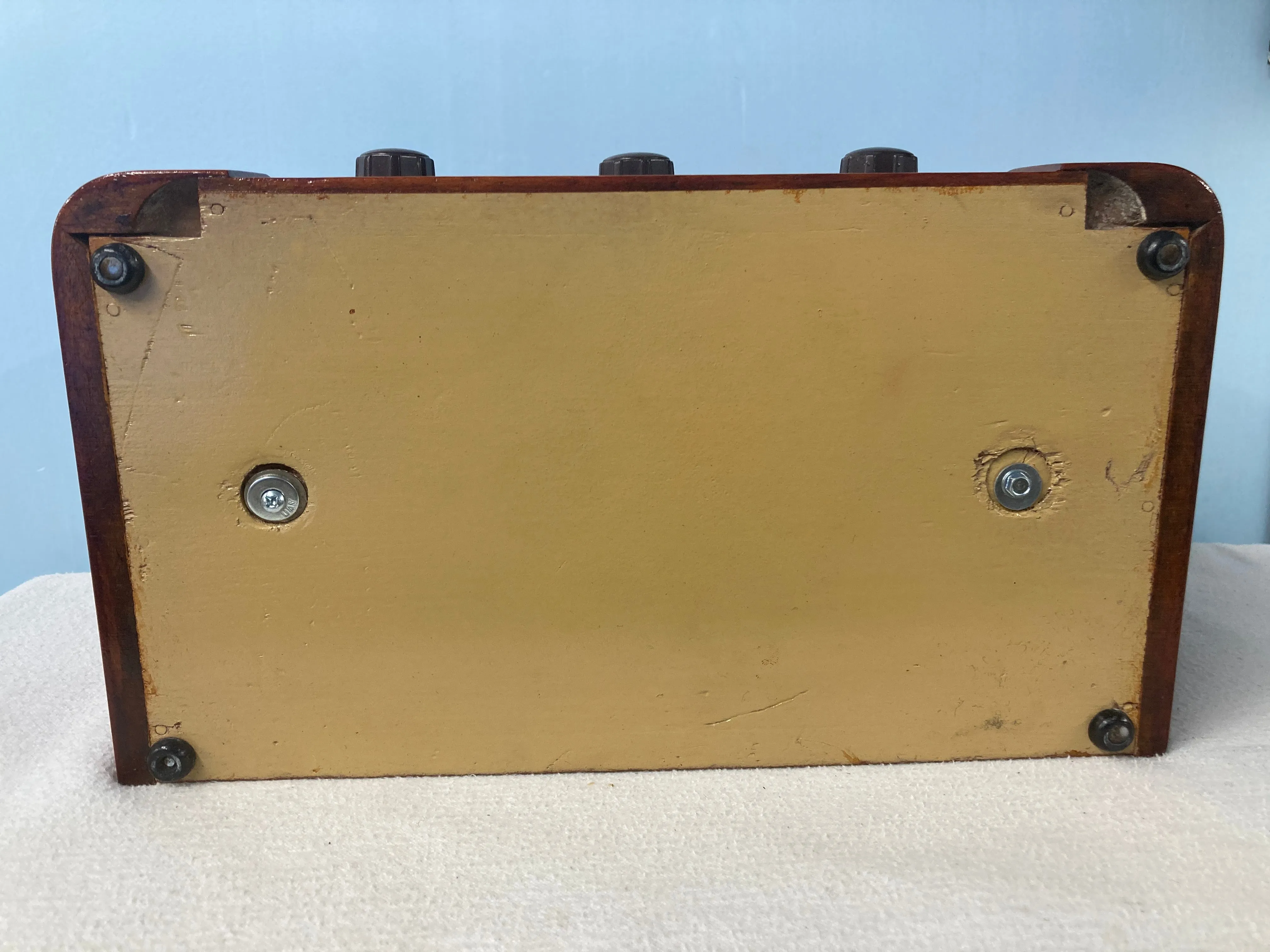 1940 Addison “Courthouse” Tube Radio