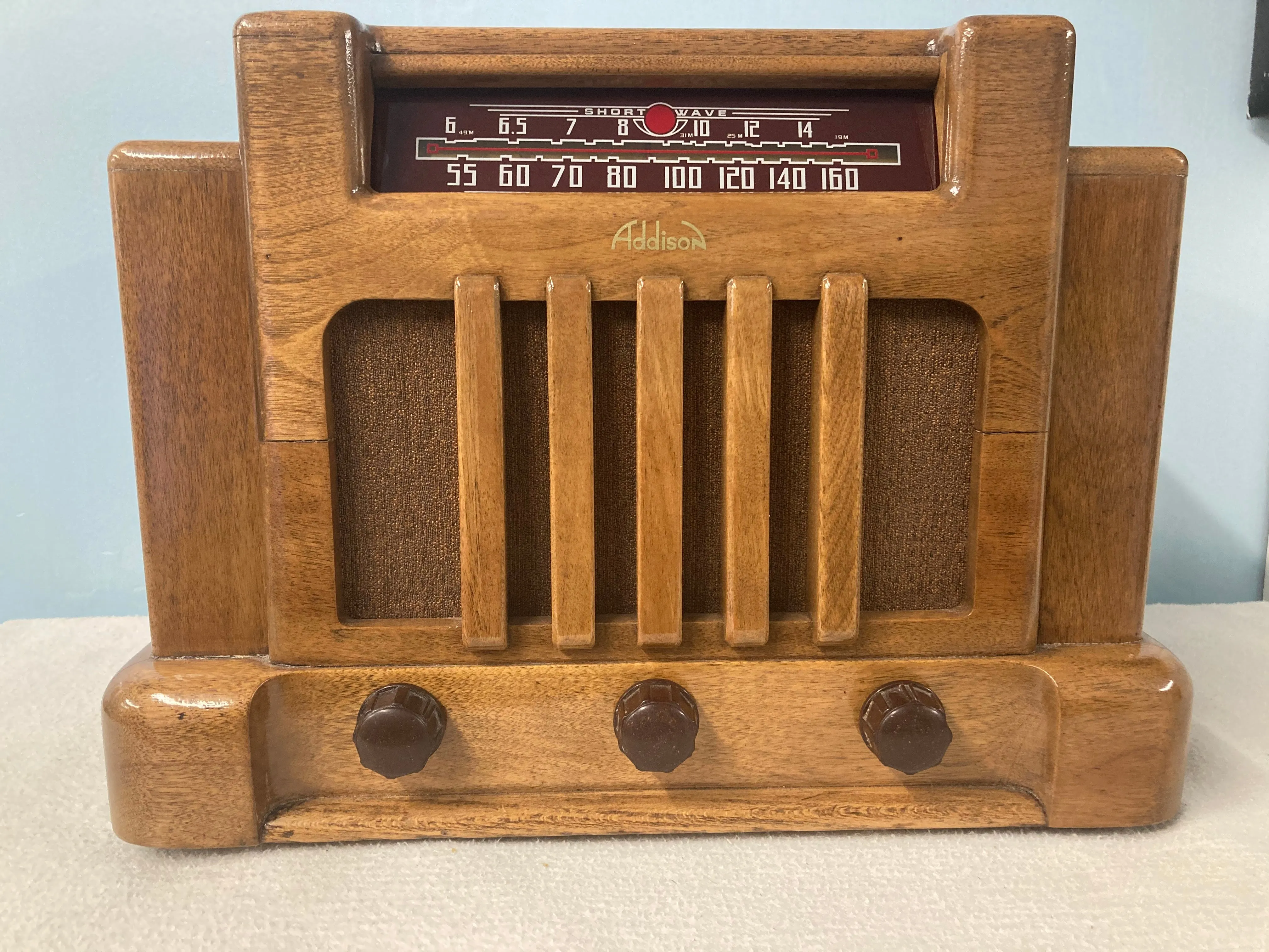 1940 Addison “Courthouse” Tube Radio