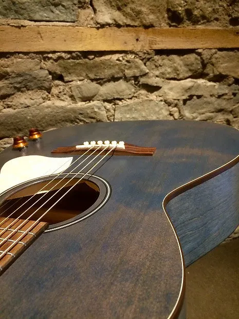 Art & Lutherie 047086 Legacy Concert Acoustic Electric Guitar Denim Blue Q-Discrete Made In Canada