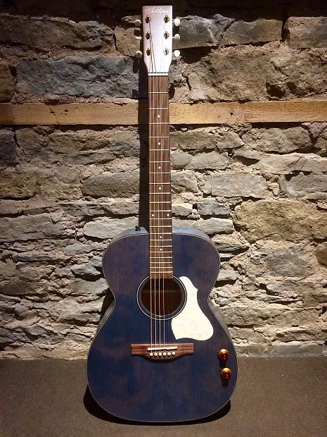 Art & Lutherie 047086 Legacy Concert Acoustic Electric Guitar Denim Blue Q-Discrete Made In Canada