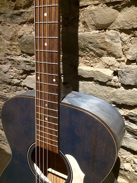 Art & Lutherie 047086 Legacy Concert Acoustic Electric Guitar Denim Blue Q-Discrete Made In Canada