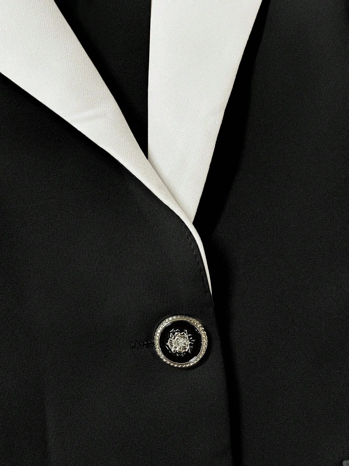 Blazer elegante de manga larga en Cherry Vibes