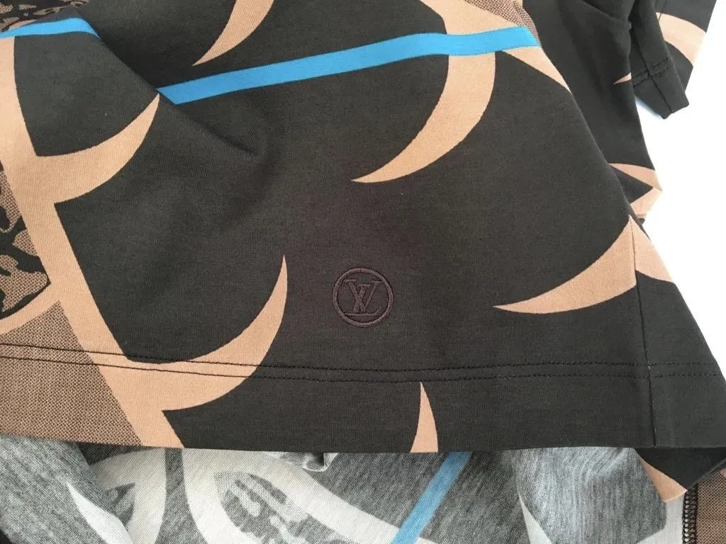 Chapman Giraffe T-Shirt