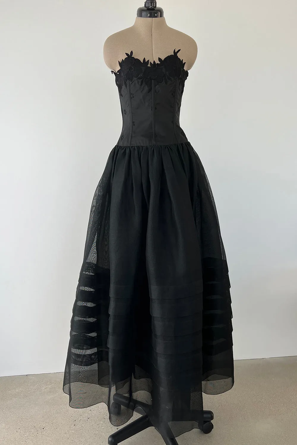 Christian Dior by Marc Bohan Fall 1977 Haute Couture