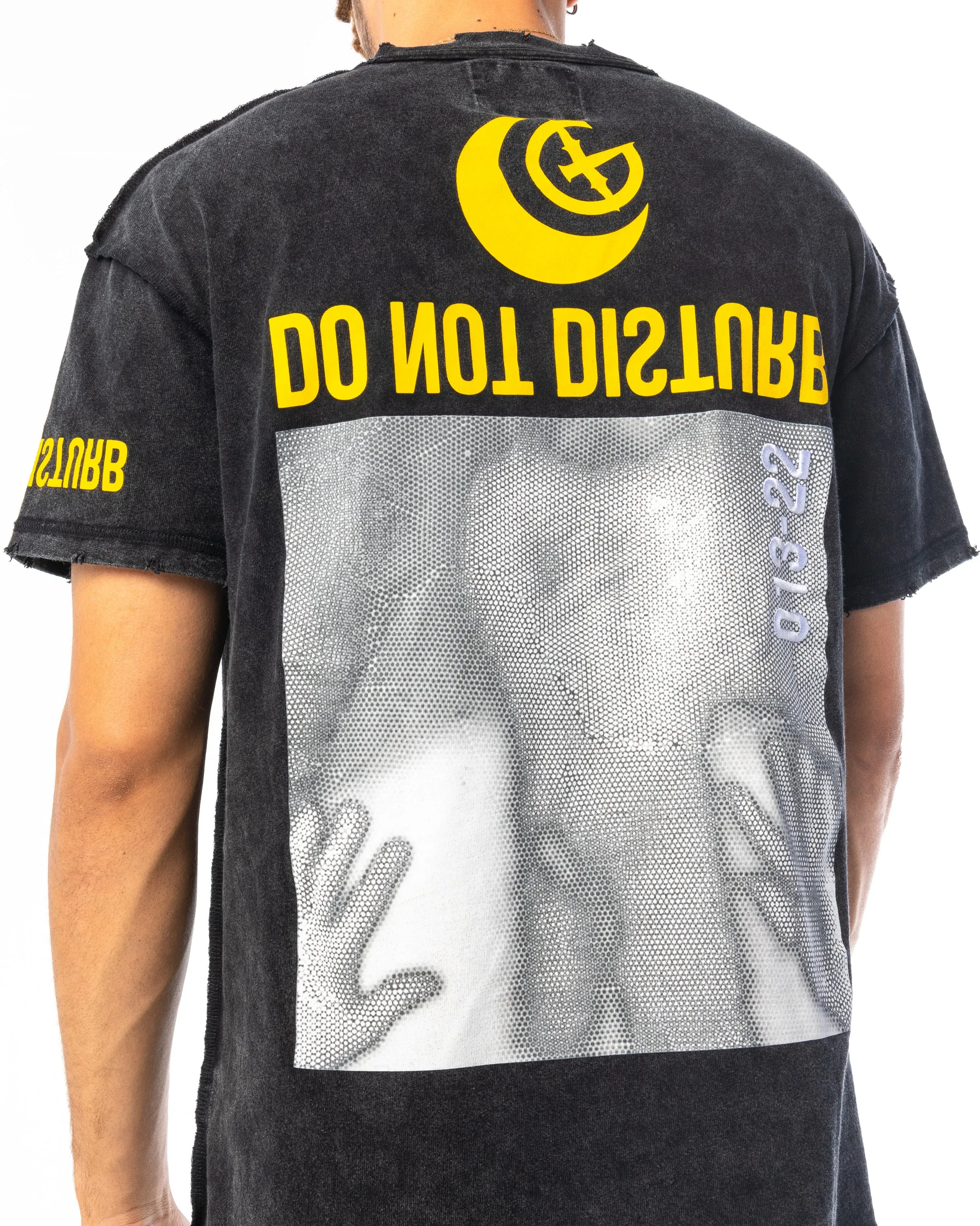 DO NOT DISTURB TEE (BLACK)