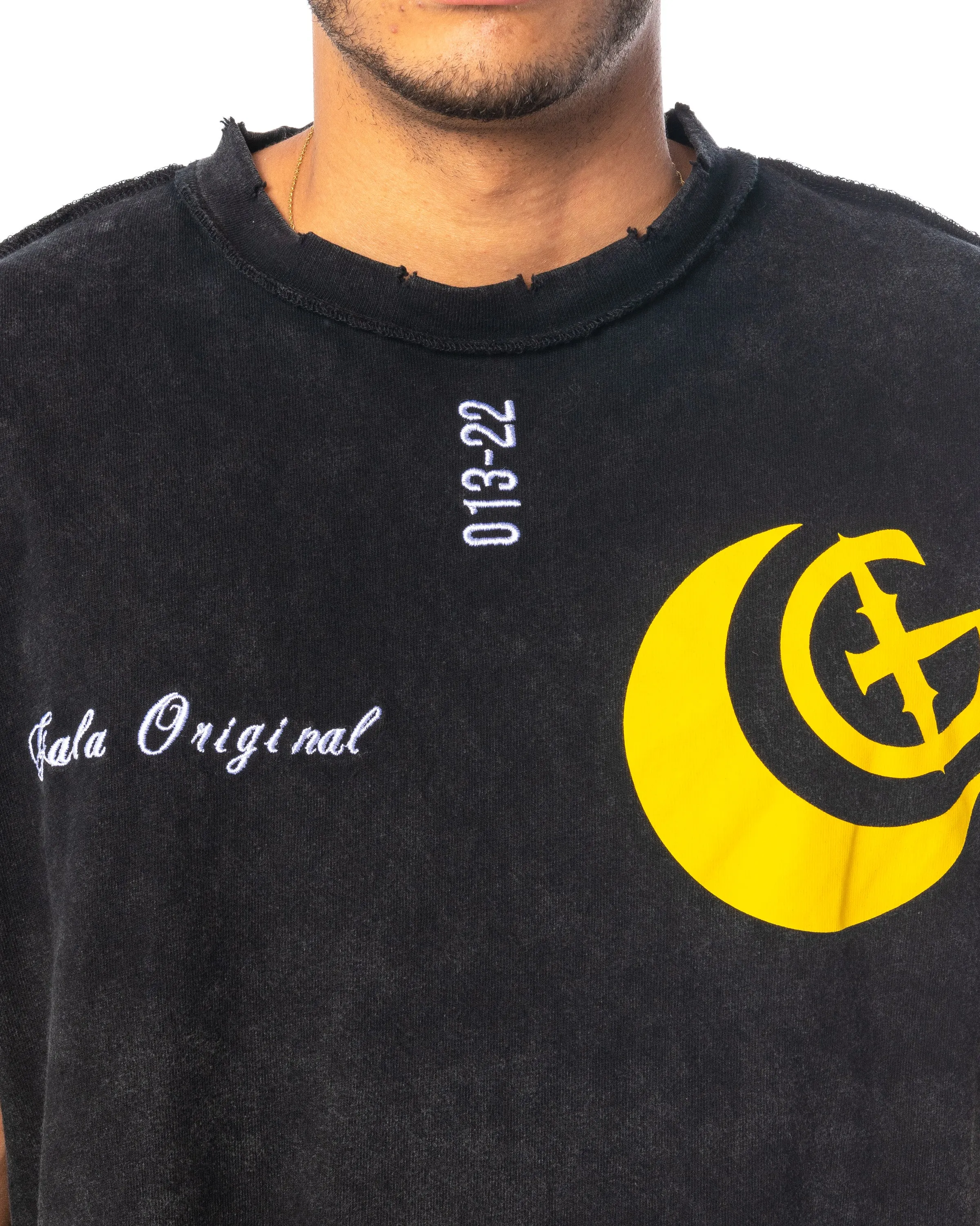 DO NOT DISTURB TEE (BLACK)